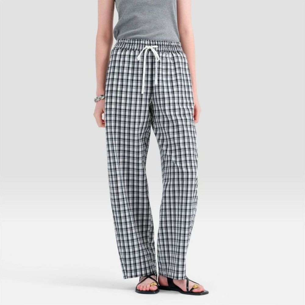 Women's High-Rise Barrel Leg Pants - Universal Thread Black/White Plaid L